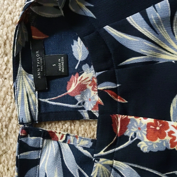 Anne Taylor Factory ruche front top - Picture 2 of 3